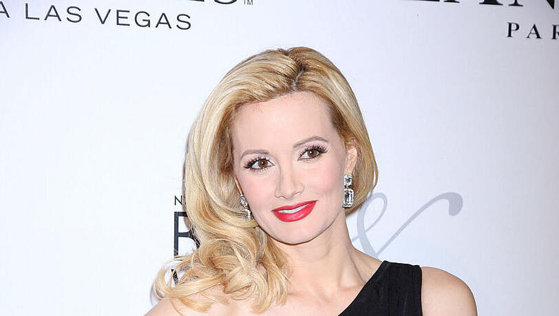 In ihrer Biografie spricht Holly Madison über emotionalen und verbalen Missbrauch durch Hugh Hefner in der Playboy-Mansion In ihrer Biografie spricht Holly Madison über emotionalen und verbalen Missbrauch durch Hugh Hefner in der Playboy-Mansion