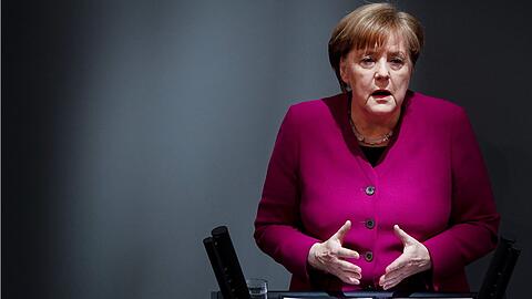 Sehr lange arbeitet die Kanzlerin 4.0 in ihrer gestrigen Regierungserklärung die Folgen der Flüchtlingskrise auf.