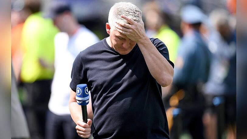 Bastian Schweinsteiger steckte vor der Partie Frankreich gegen Marokko im Stau. Bastian Schweinsteiger steckte vor der Partie Frankreich gegen Marokko im Stau.