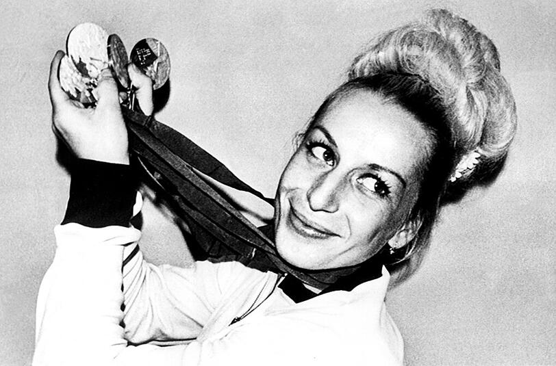 Vera Caslavska gewann bei den Olympischen Spielen 1964 in Tokio und 1968 in Mexiko-Stadt insgesamt sieben Goldmedaillen. Insgesamt holte sie sich in ihrer Karriere 22 internationale Titel.