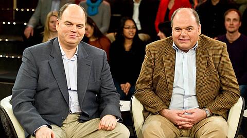 Die Ähnlichkeit mit ihrem Vater, dem Alt-Bundeskanzler, ist nicht zu übersehen: Walter (r.)und Peter Kohl im ZDF-Talk bei Markus Lanz.