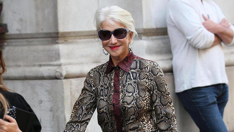 Helen Mirren erschien zur Fashion-Show im angesagten Animal-Print Helen Mirren erschien zur Fashion-Show im angesagten Animal-Print