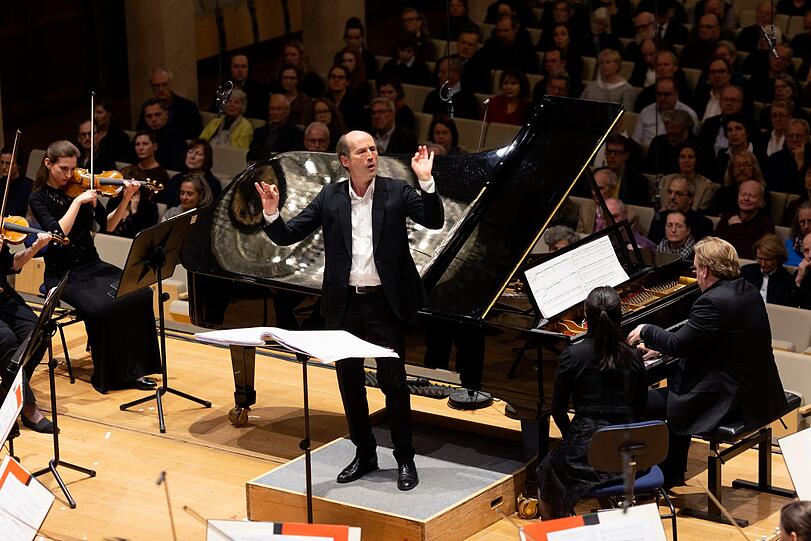 Peter Rundel und der Pianist Markus Bellheim in der musica viva.