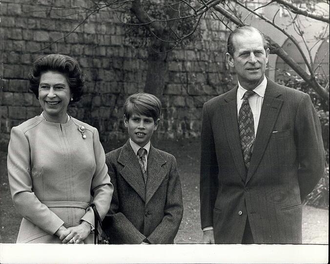 1976: Queen Elizabeth an ihrem 50. Geburtstag mit Ehemann Prinz Philip und Sohn Prinz Edward.