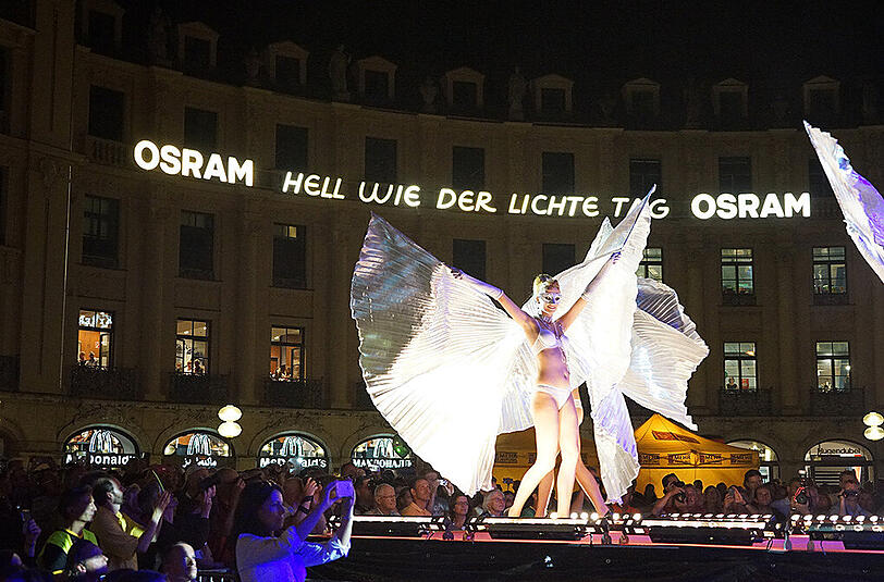 Nackte Haut - und das mitten am Stachus. Klicken Sie sich durch die Bilder der Dessous-Modenschau bei der Münchner Shoppingnacht.