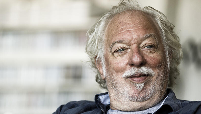 Wolfgang Becker, Filmregisseur, während eines Interviews in seinem Atelier. Wolfgang Becker, Filmregisseur, während eines Interviews in seinem Atelier.