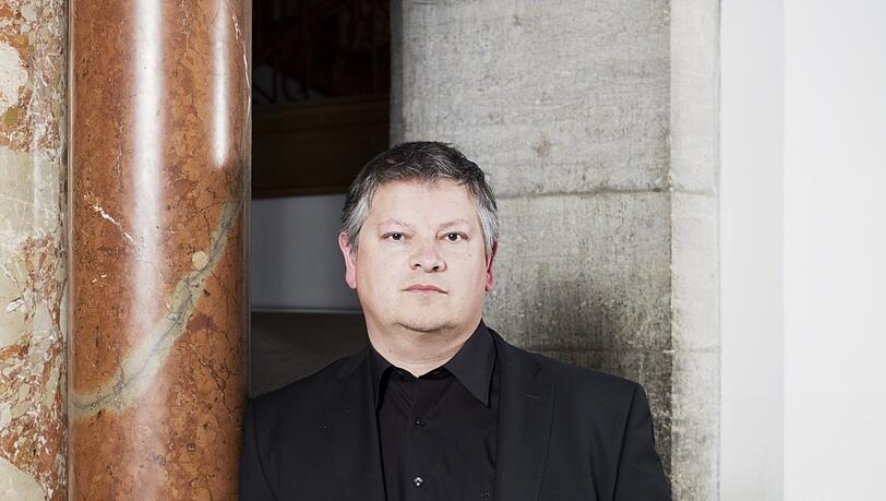 Thomas Gropper, Bariton und Gesangsprofessor an der Musikhochschule, leitet die Arcis Vocalisten und das Orchester L&lsquo;Arpa festante im Herkulessaal.