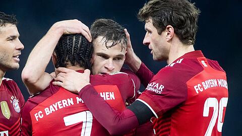 Zwei der größten Bayern-Lautsprecher auf dem Platz: Thomas Müller (r.) und Joshua Kimmich, der beim 4:1-Sieg gegen Hertha BSC wieder im zentralen Mittelfeld spielte.