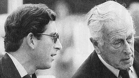 König Charles III. (l.) mit seinem Großonkel Lord Louis Mountbatten im Jahr 1979 kurz vor dessen Tod.