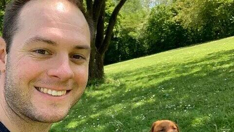 Der Münchner Martin Caesar mit seiner Hündin Lindsy. Der Münchner Martin Caesar mit seiner Hündin Lindsy.