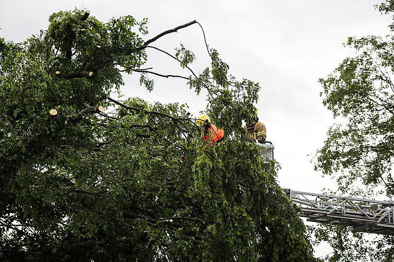 Schwere Unwetter im Berchtesgadener Land sorgten am Samstag für reichlich Chaos auf den Straßen. Die Bilder.