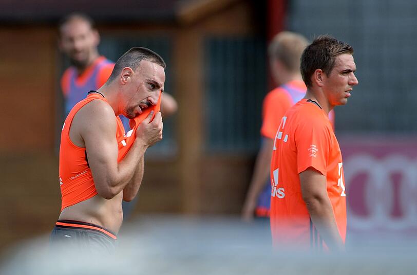 Aber auch ihm steht die Anstrengung vom ersten Training im Gesicht.