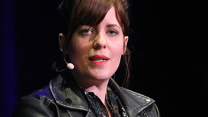 Sarah Kuttner hat mit rassistischen Aussagen in einem Podcast einen Shitstorm ausgelöst und sich jetzt dafür entschuldigt.