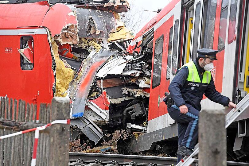 14.02.22
Ebenhausen, Gde. Schäftlarn; Lkr. München
Zugunglück: Frontalzusammenstoß zweier S-Bahnen
Foto: Thomas Gaulke, 81669 München; Tel: 0172/8606334