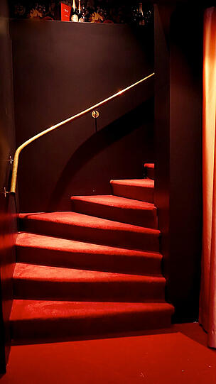 Madam Stripclub: In Anlehnung an die weiblichen Formen ist hier fast alles rund.