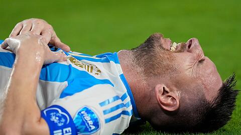 Lionel Messi verletzt sich im Finale.