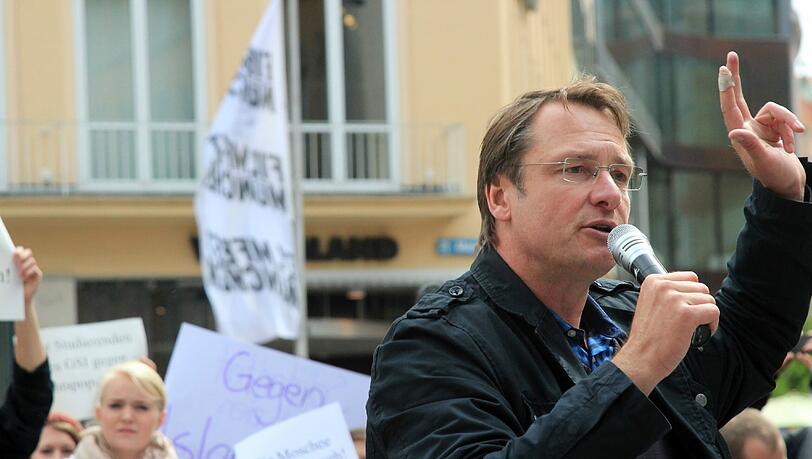 Moschee-Gegner Michael Stürzenberger muss mit seiner Partei "Die Freiheit" bei Kundgebungen leise sein.