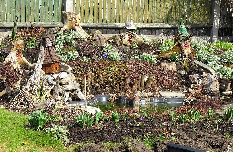 AZ-Leser Djordje Matkovic hat in der Gartenlaube in Moosach die Frühlingsboten fotografiert. Die Bilder.