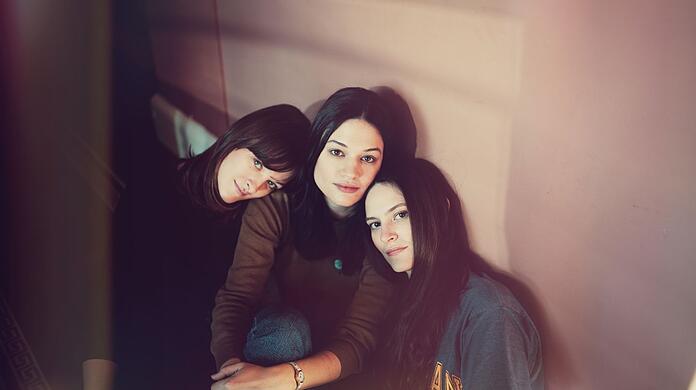 Die Schwestern Emily, Jessica und Camilla Staveley-Taylor.
