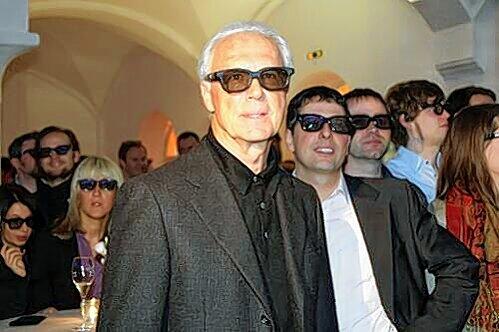 "So sieht der Franz aus wie Giorgio Armani": Sagte Stuttgart-Manager Horst Heldt, als er im Fernsehen Beckenbauer mit der 3D-Brille sah.