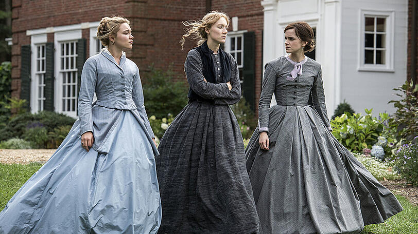 Drei der vier "Little Women": Die Geschwister Amy (Florence Pugh, v.l.), Jo (Saoirse Ronan) und Meg March (Emma Watson)