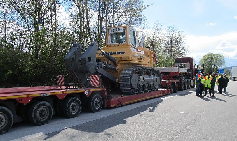 21 Großraum- und Schwertransporte zogen die Kontrolleure am Mittwoch aus dem Verkehr.