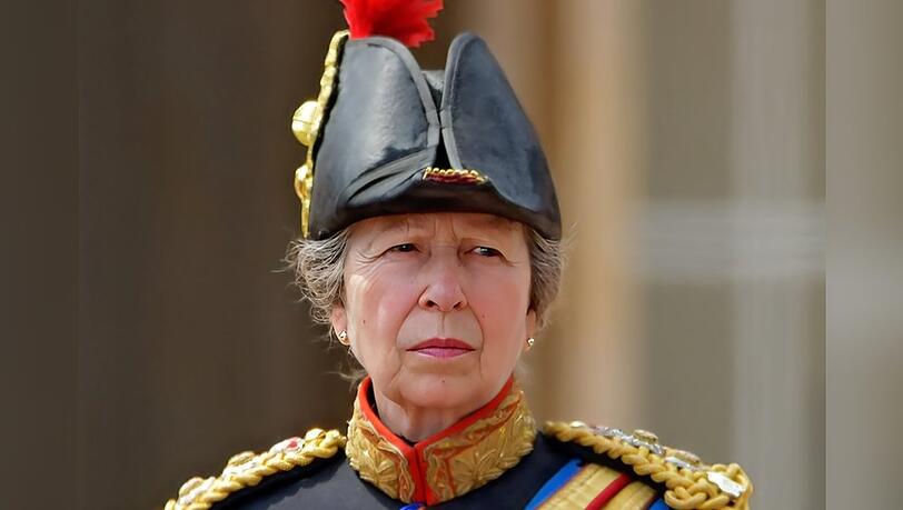 Prinzessin Anne hat die Begeistertung für Pferde von ihrer Mutter geerbt, zuletzt war sie am 15. Juni bei "Trooping the Colour" hoch zu Ross zu sehen.