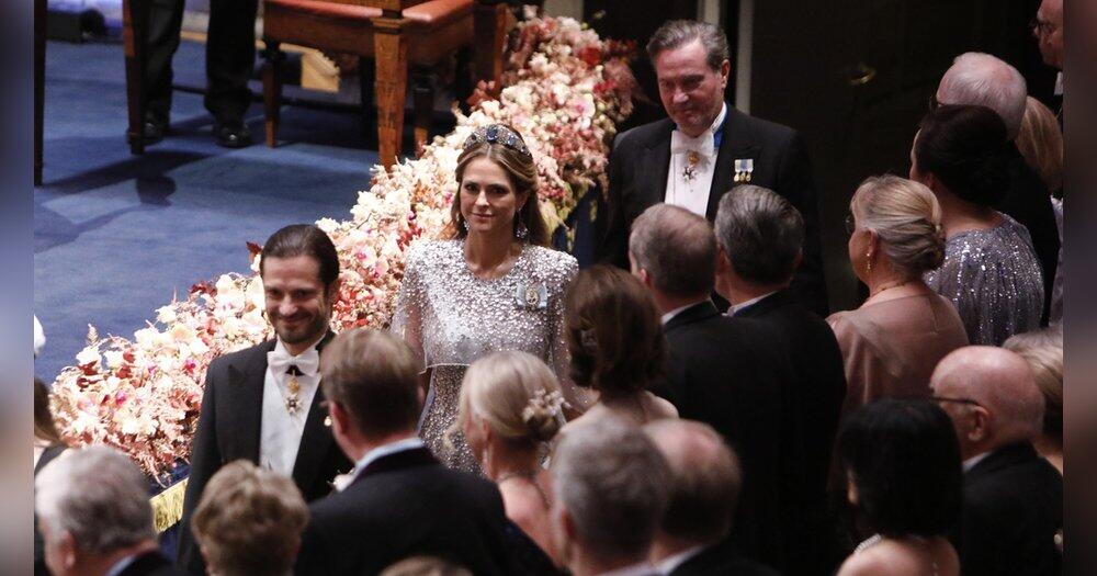 Prinz-Carl-Philip-ohne-Prinzessin-Sofia-bei-Nobelpreis-Zeremonie