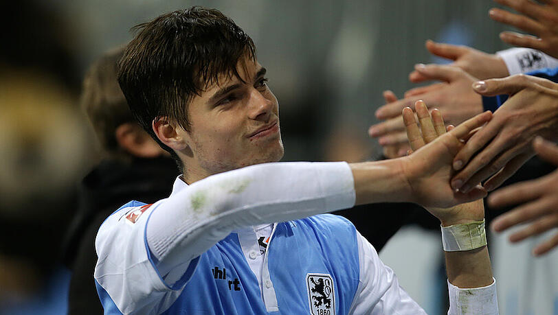 Julian Weigl ist ein Eigengewächs des TSV 1860 München. Julian Weigl ist ein Eigengewächs des TSV 1860 München.