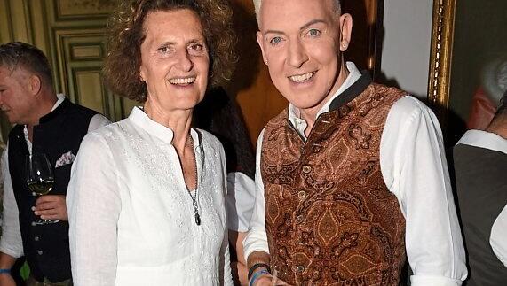 Die Chefin des Bayerischen Hofs Innegrit Volkhardt und H. P. Baxxter beim traditionellen Wiesn-Brunch.