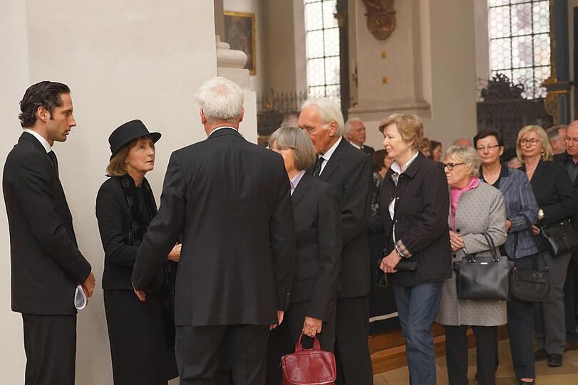 Trauerfeier zu Georg Kronawitter, hier Florian und Hildegard Kronawitter.
