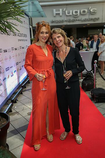 Beim Sommerfest der Agenturen im Hugo's: Alexandra Helmig und Kristina Müller