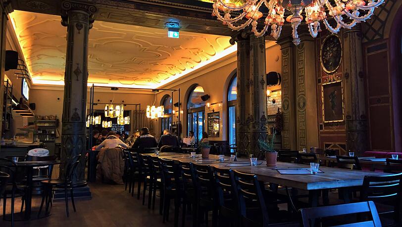 Blick ins L'Osteria-Restaurant am Lenbachplatz.