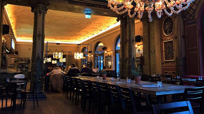Blick ins L'Osteria-Restaurant am Lenbachplatz.