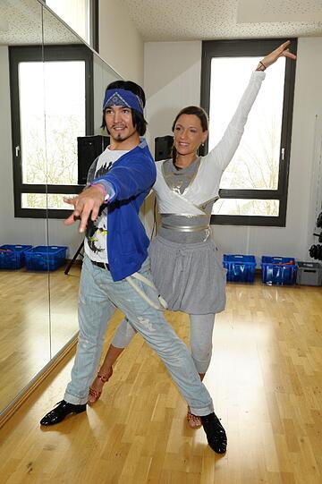 Simone Ballack und Tanzpartner Erich Klann beim Fotoshooting im Tanzzentrum Starnberg.