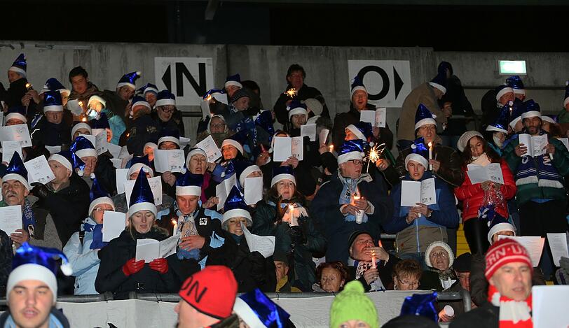 Adventssingen des TSV 1860 München im Grünwalder Stadion