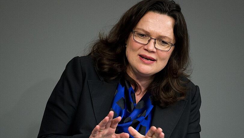 Andrea Nahles will die Entlassung älterer Arbeitnehner "für Unternehmen unattraktiv machen" - sonst könnte es eine Vorruhestandswelle geben. Andrea Nahles will die Entlassung älterer Arbeitnehner "für Unternehmen unattraktiv machen" - sonst könnte es eine Vorruhestandswelle geben.