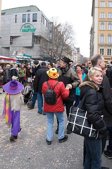 Buntes Treiben am Faschingssonntag in der Innenstadt