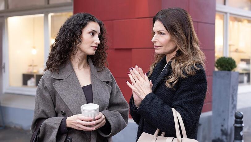 "Unter uns": Britta (r.) verliert aus Sorge um Naomi (l.) die Nerven.