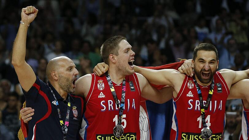 Bayern-Neuzugang Vladimir Stimac (m) mit der Silbermedaille nach dem finalen Spiel gegen die USA beim FIBA Basketball World Cup 2014. Bayern-Neuzugang Vladimir Stimac (m) mit der Silbermedaille nach dem finalen Spiel gegen die USA beim FIBA Basketball World Cup 2014.
