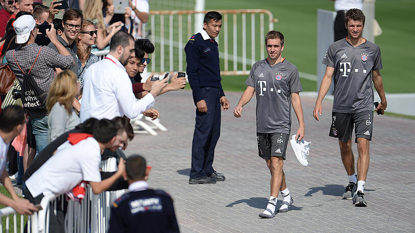 Heiß begehrt, auch in Doha: Kapitän Philipp Lahm (l.) und Offensiv-Star Thomas Müller.