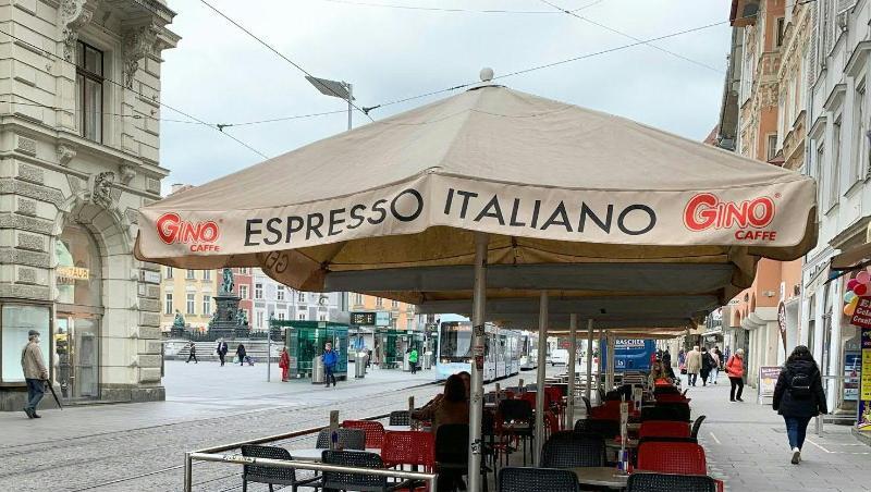 Nach einer 59 Tage langen Corona-Pause dürfen in Österreich alle 41.000 Gastronomiebetriebe wieder Gäste empfangen. Nach einer 59 Tage langen Corona-Pause dürfen in Österreich alle 41.000 Gastronomiebetriebe wieder Gäste empfangen.