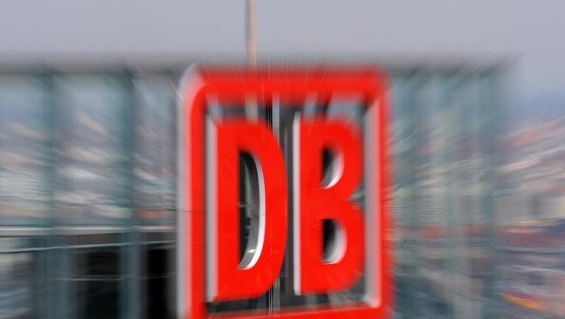 Die Deutsche Bahn leistet sich ein Faux-Pas nach dem anderen. Die Deutsche Bahn leistet sich ein Faux-Pas nach dem anderen.