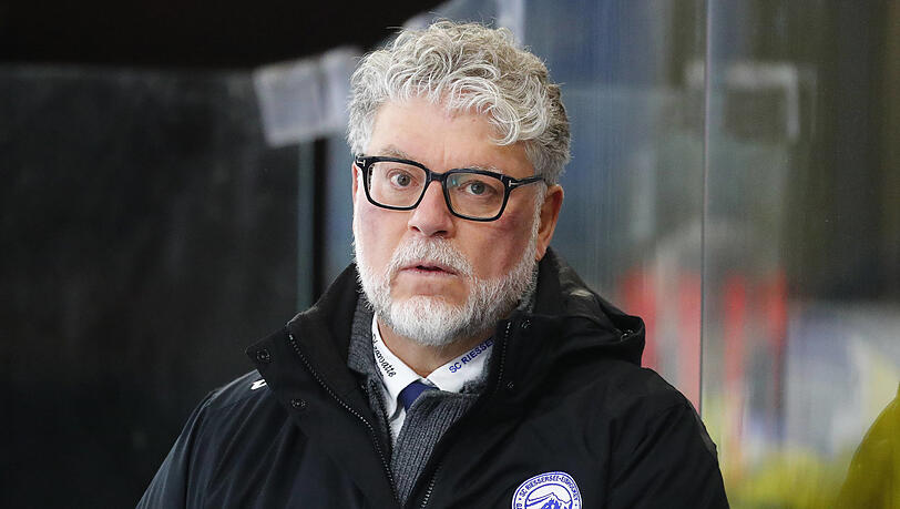Pat Cortina führte den EHC München aus der Zweitklassigkeit anno 2010 in die DEL. Insgesamt war er sechs Jahre Trainer des Eishockeyclubs. Pat Cortina führte den EHC München aus der Zweitklassigkeit anno 2010 in die DEL. Insgesamt war er sechs Jahre Trainer des Eishockeyclubs.