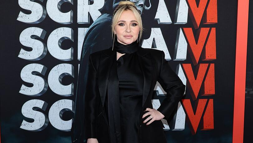 Wenige Monate vor ihrem Tod veröffentlichte Hayden Panettiere ihre Autobiographie. Wenige Monate vor ihrem Tod veröffentlichte Hayden Panettiere ihre Autobiographie.