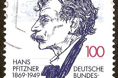 Drei Männer haben in der Nürnberger Altstadt einen 87 Jahre alten Briefmarkenhändler überfallen und Marken im Wert von mehreren Zehntausend Euro erbeutet. (Symbolbild)