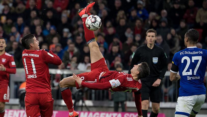Robert Lewandowski kann gegen den FC Augsburg einen Torrekord aufstellen. Robert Lewandowski kann gegen den FC Augsburg einen Torrekord aufstellen.