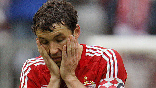 Mark van Bommel in Aktion: Der Mittelfeldspieler ist bei Freund und Feind gefürchtet wegen seiner kompromisslosen Spielweise. Mark van Bommel in Aktion: Der Mittelfeldspieler ist bei Freund und Feind gefürchtet wegen seiner kompromisslosen Spielweise.