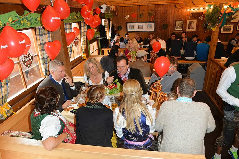 Weitere Bilder vom AZ-Wiesn-Stammtisch.