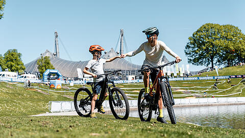 Vom 25. bis 27. April verwandelt sich der Olympiapark zwischen Hans-Jochen-Vogel-Platz und Olympiasee zum Biker-Eldorado.